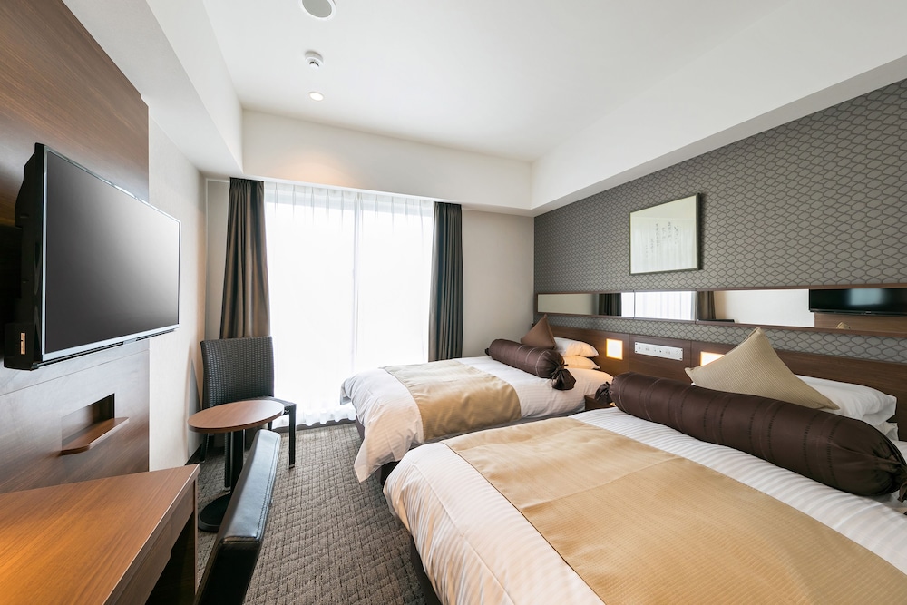 SUPERIOR, TWIN BEDS, OCEAN VIEW, BALCONY