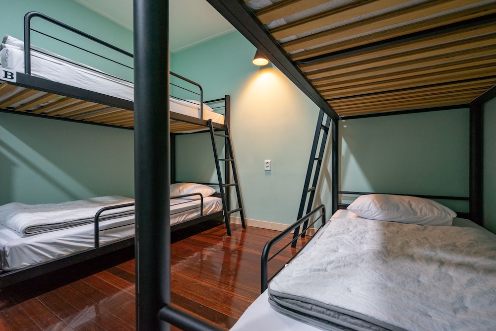Mireuk Mireuk Beer Hostel 14/42
