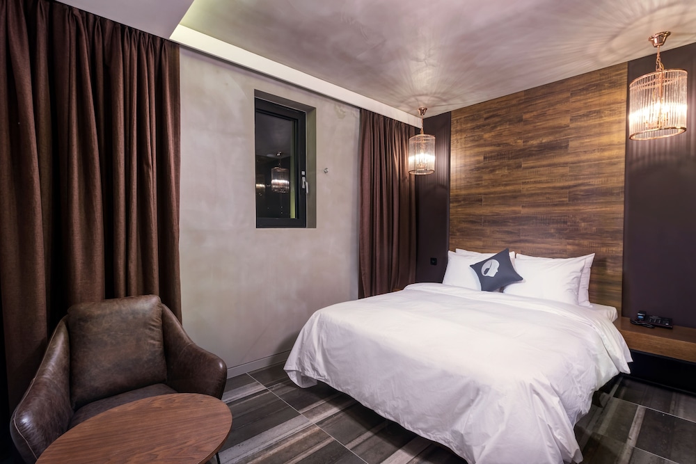 STANDARD, DOUBLE BED