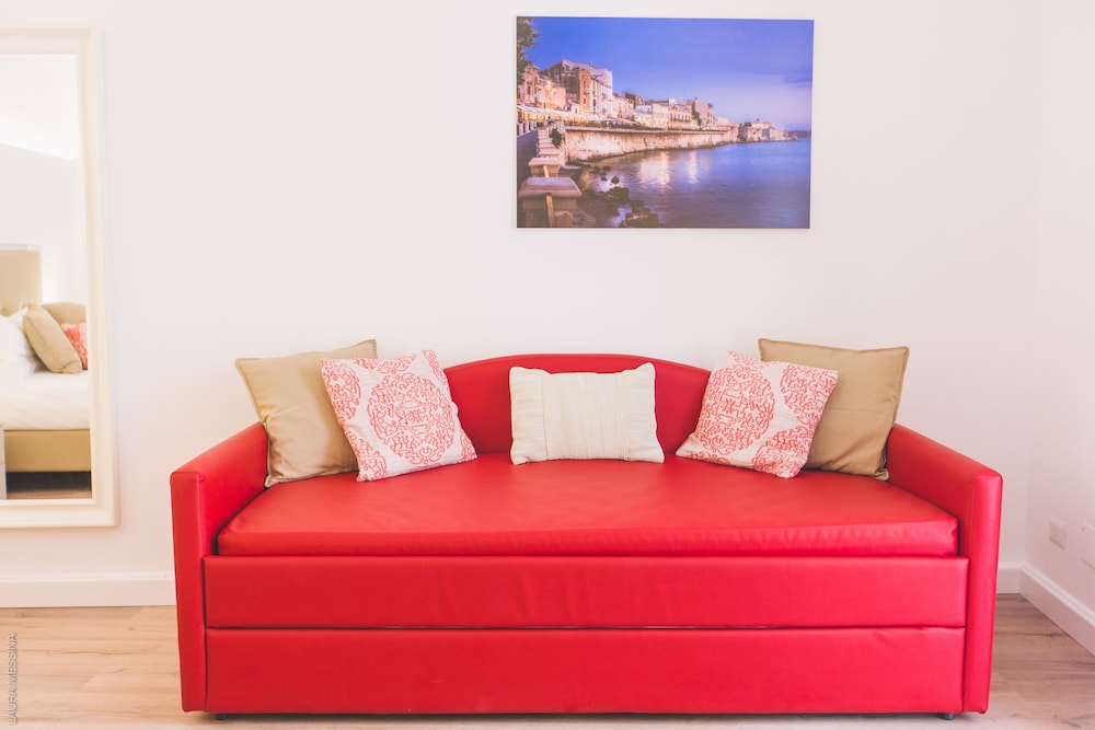 Lemoni Suite 35/56