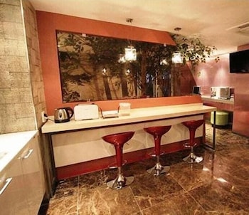 Fox Hotel 6/18