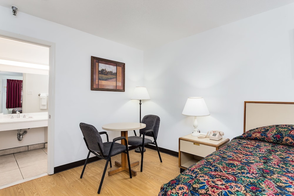 Contempra Inn 44/57