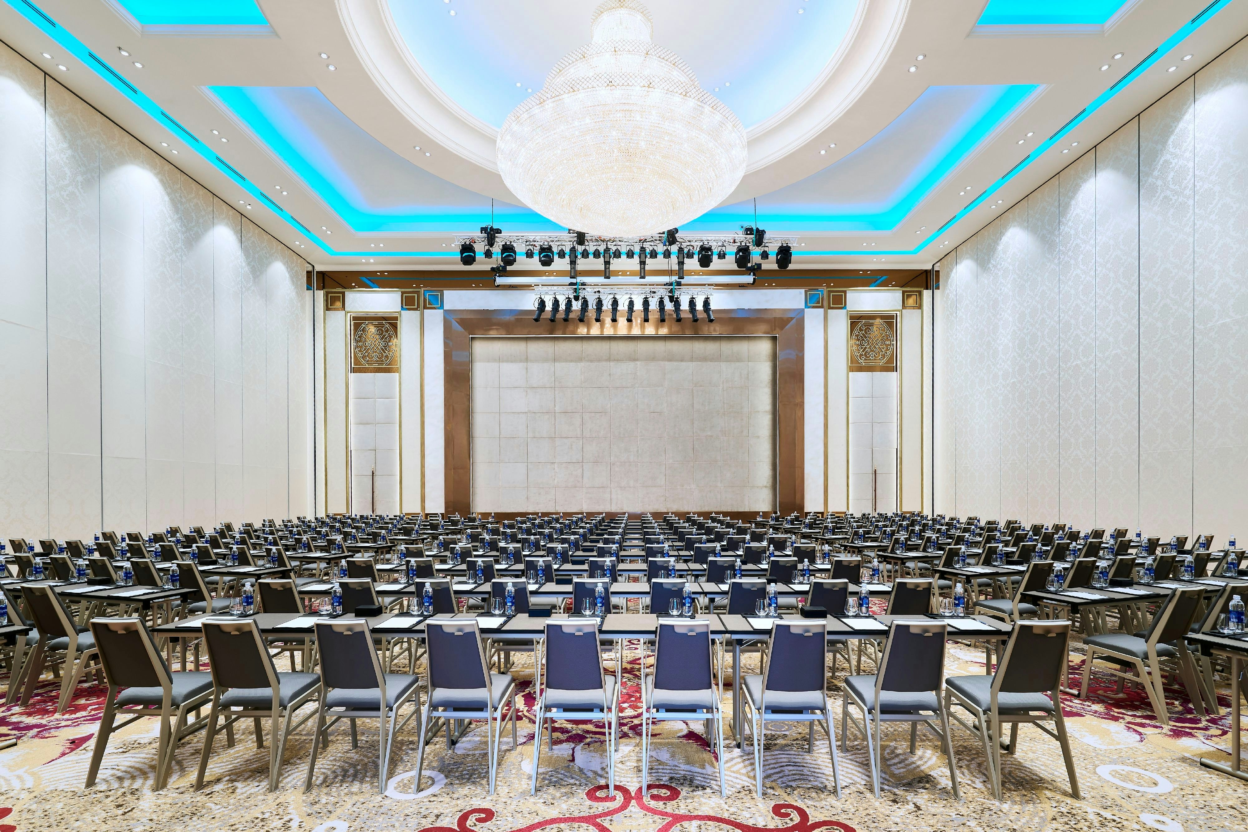 Sheraton Grand Danang Beach Resort and Spa 36/47