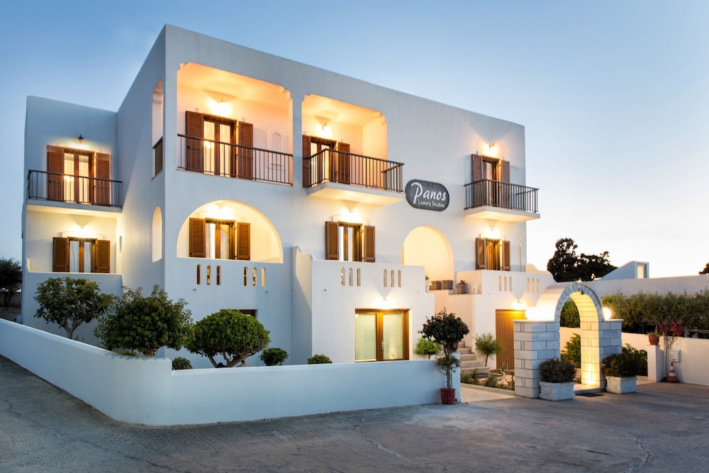 Panos Studios 2/49
