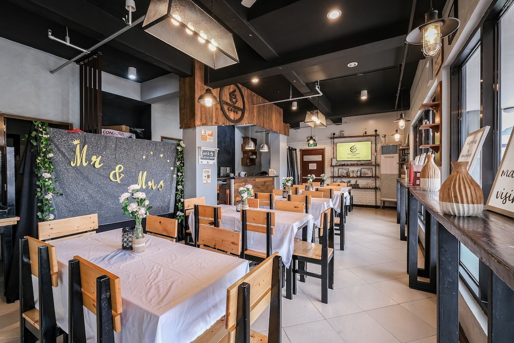 Governor Forbes Inn - Manila City Center by ZUZU 26/31