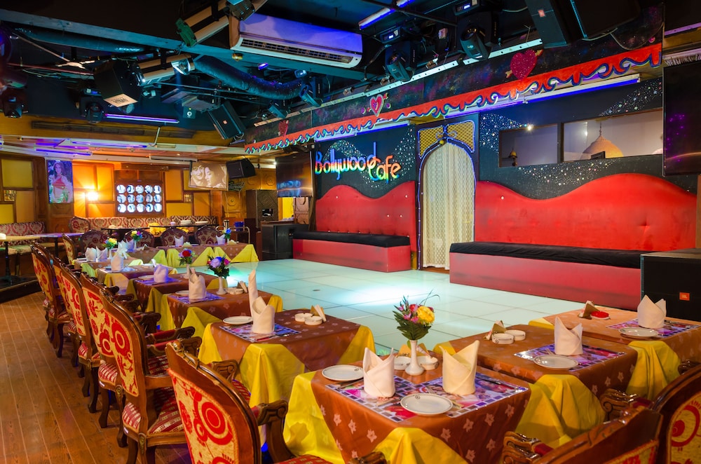 restaurant cafeteria