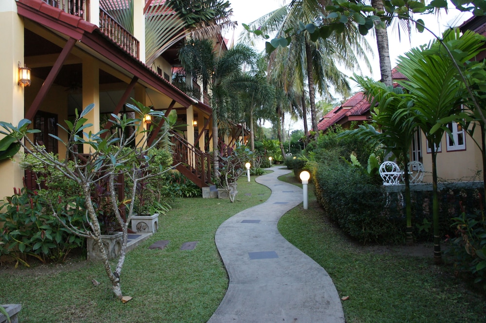 Palm Village 60/67