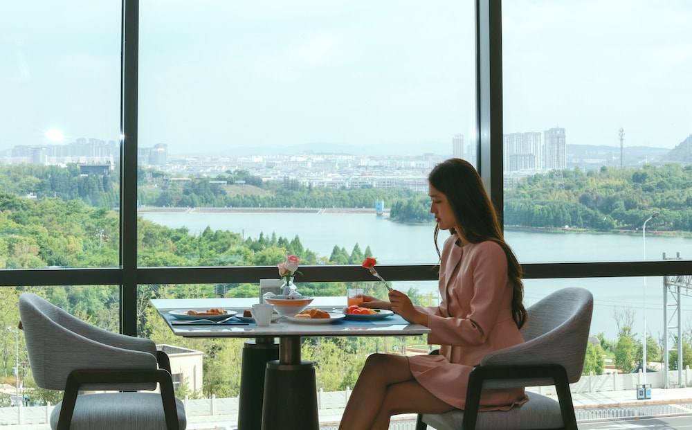 Hyatt Place Kunming South Railway Station 33/50