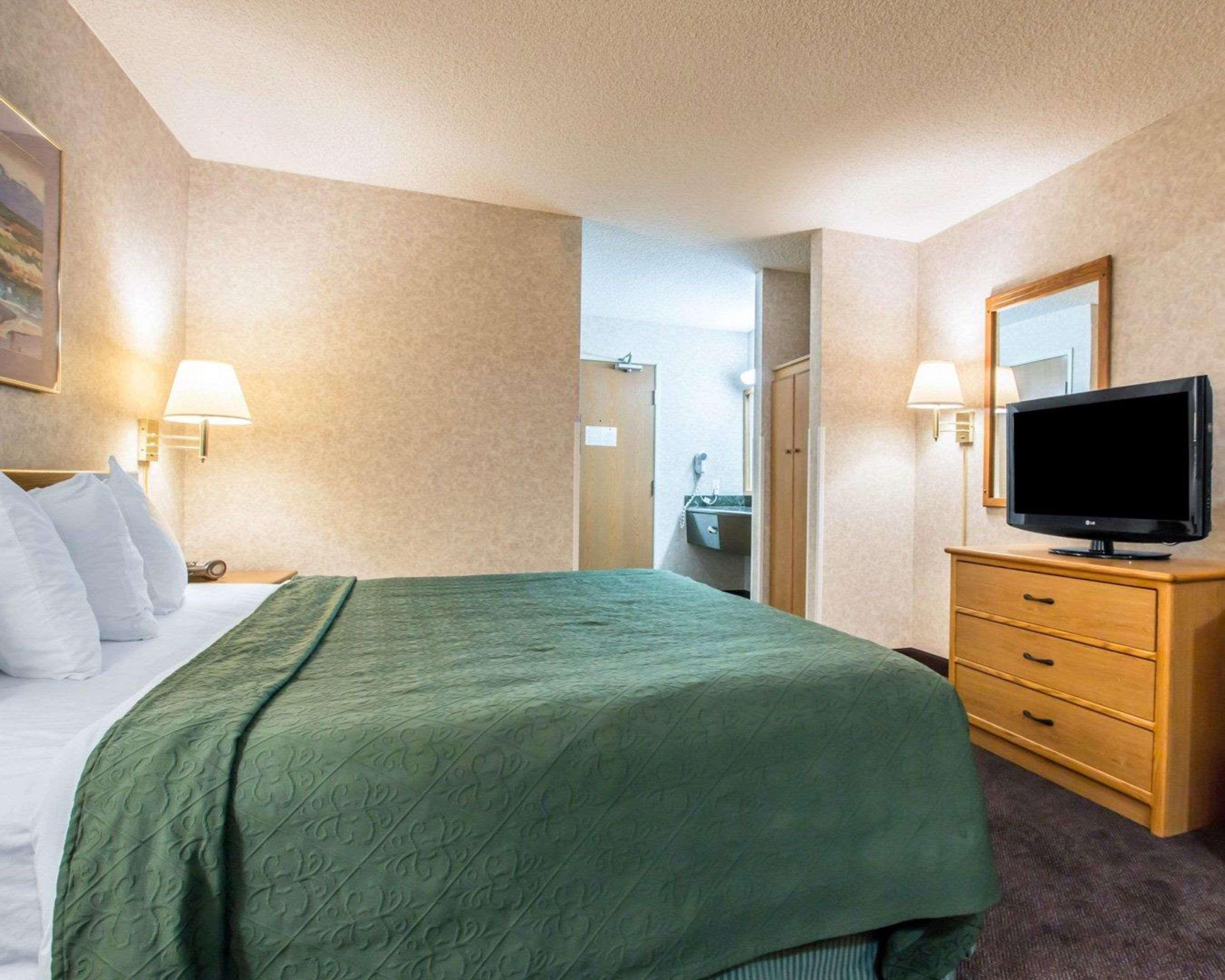 UPGRADE, KING BED
