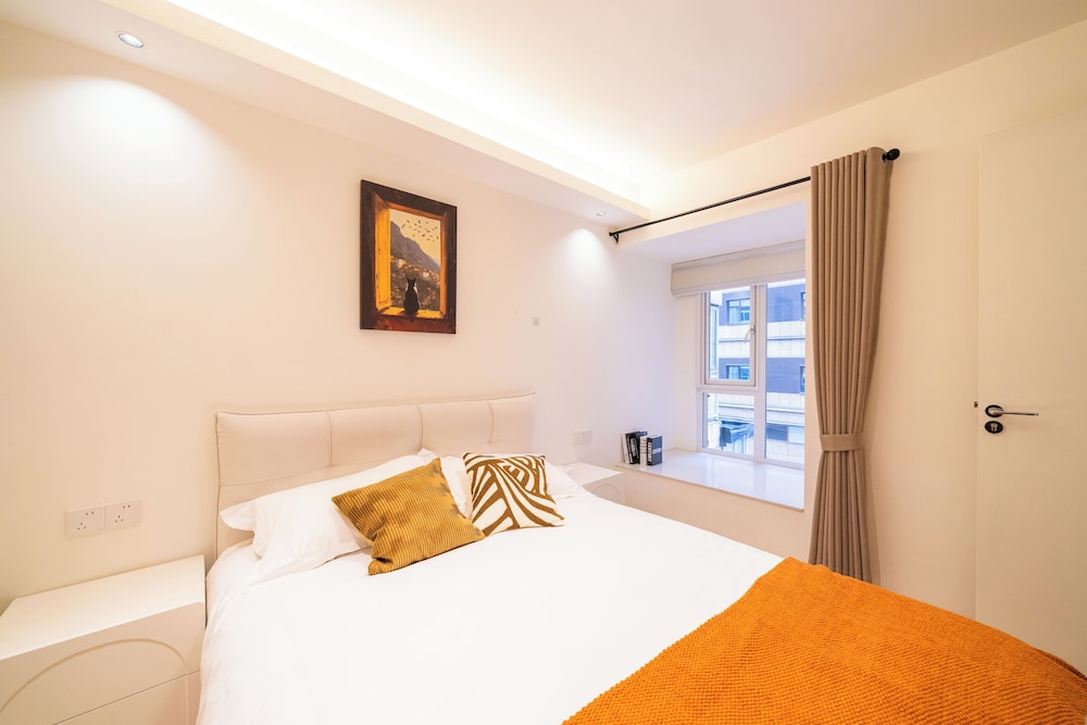 2 Bedrooms, Senior, Apartment, 1 Queen and 1 Double Bed