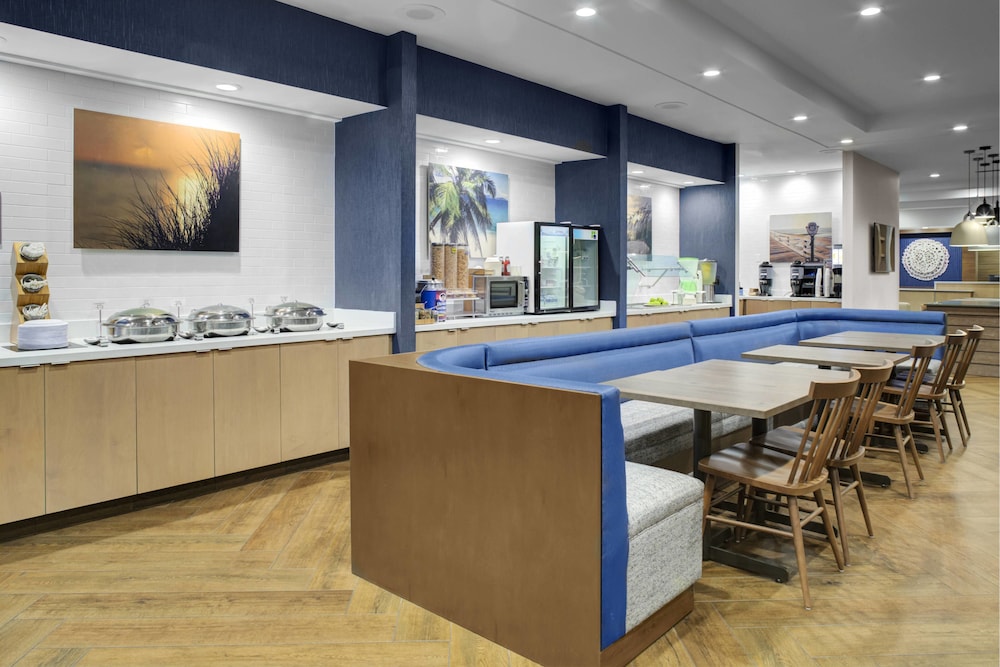 Fairfield Inn Suites By Marriott Virginia Beach Oceanfront 44/50
