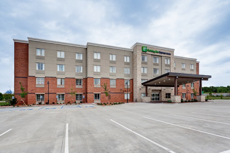 Holiday Inn Express And Suites Manhattan 50/55