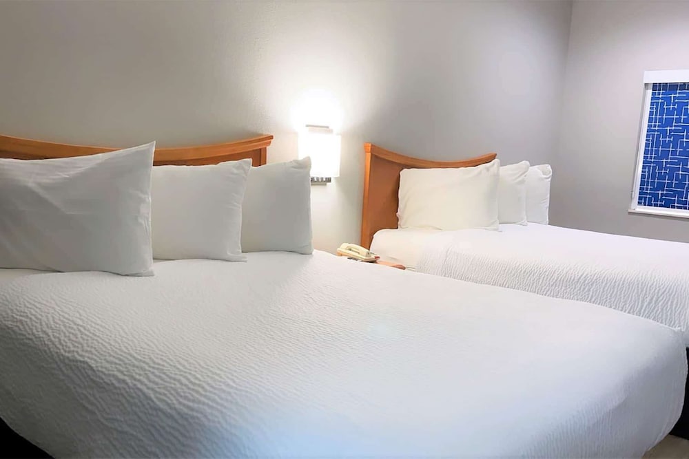Days Inn by Wyndham North Little Rock/ Maumelle 8/56