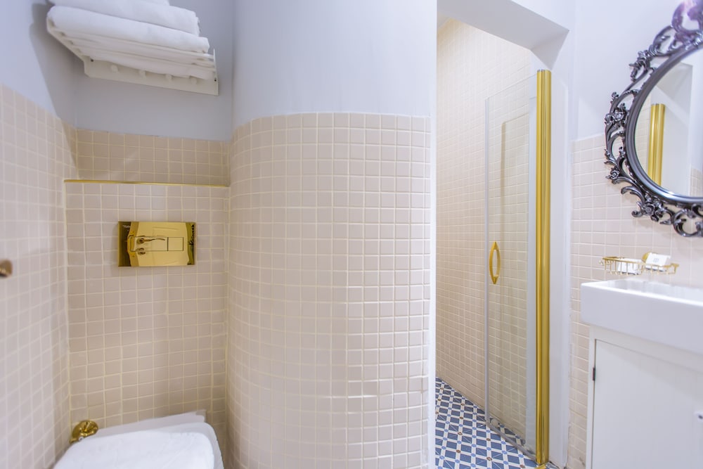 Araf Hotel 46/50