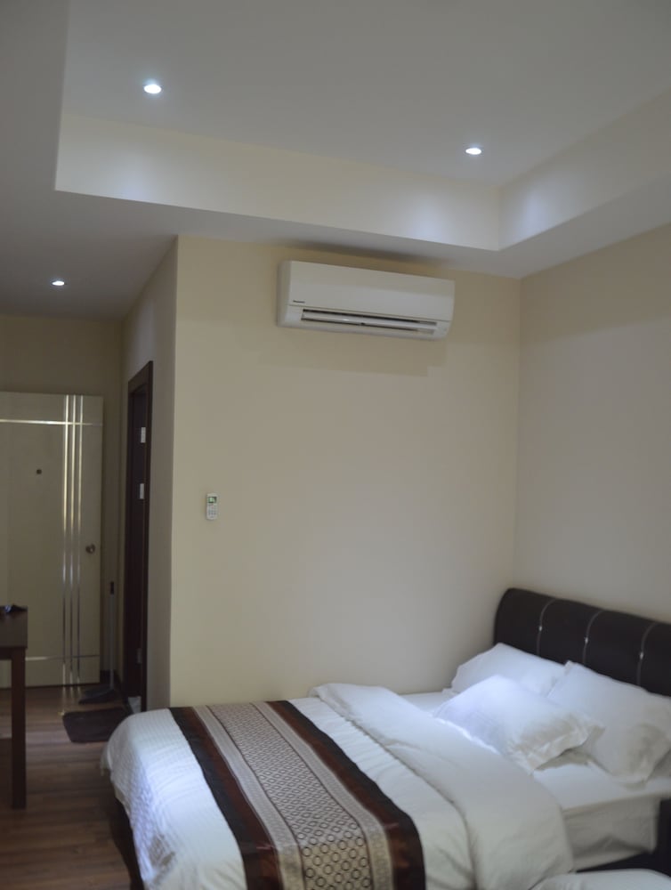 Qu Lin Resident 2/30