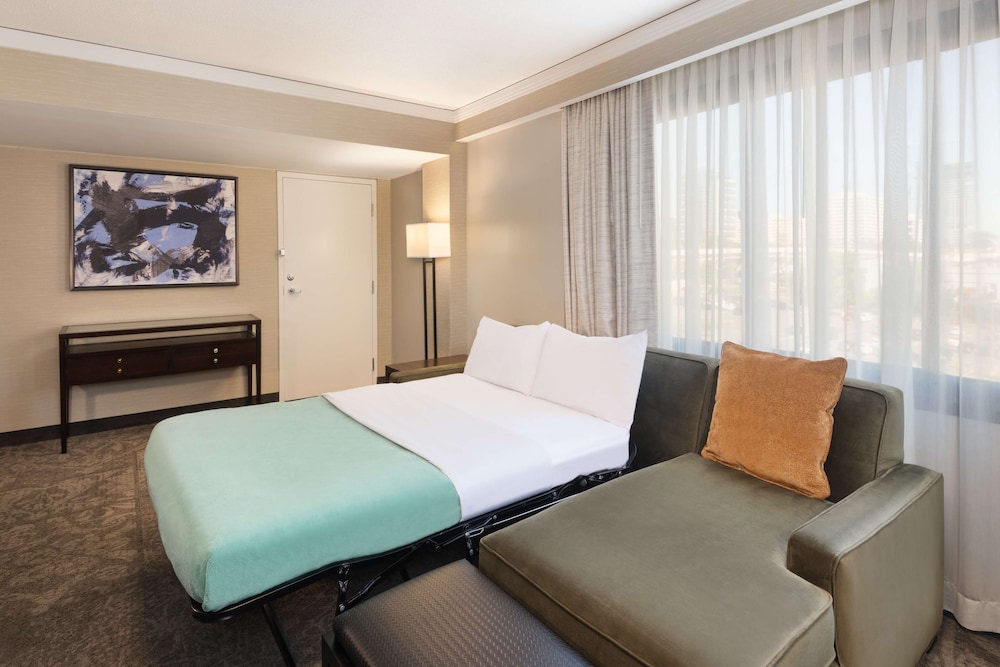 Embassy Suites Tysons Corner 16/44
