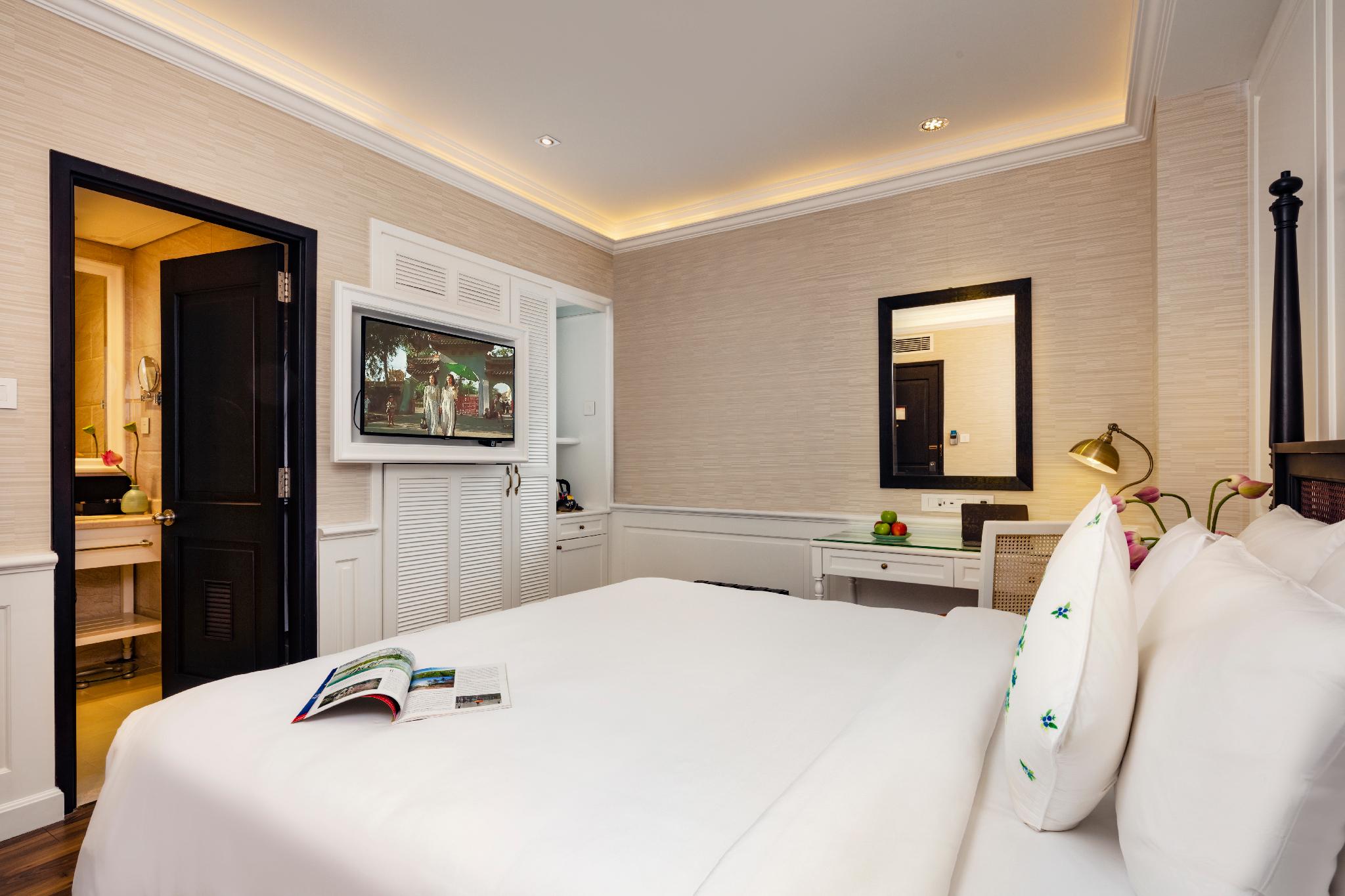 Serenity, Queen Bed