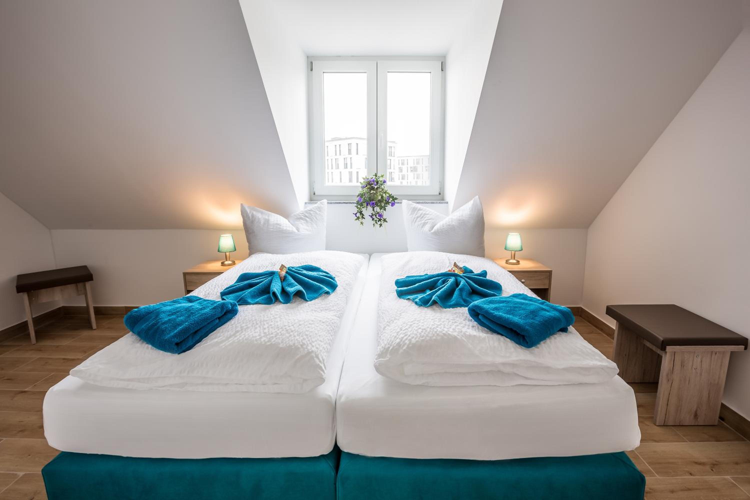 2 Bedrooms, Apartment