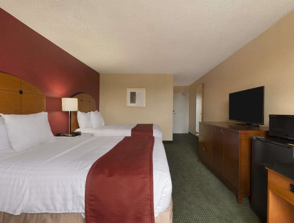 Baymont By Wyndham Salem Roanoke Area 11/25