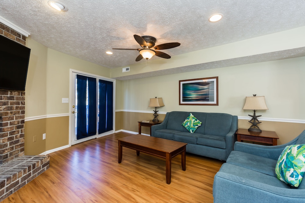 Country Club Villas 36/67