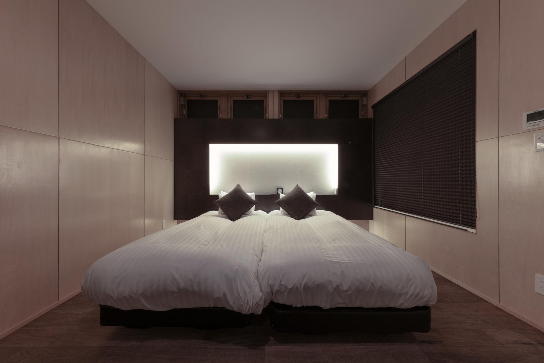 Condominium, Annex