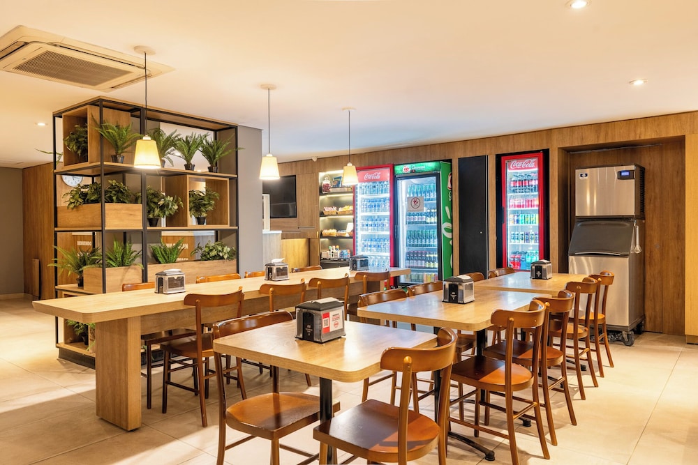 Uniclass Hotel Lapa Ex Hotel Nova Lapa 54/64