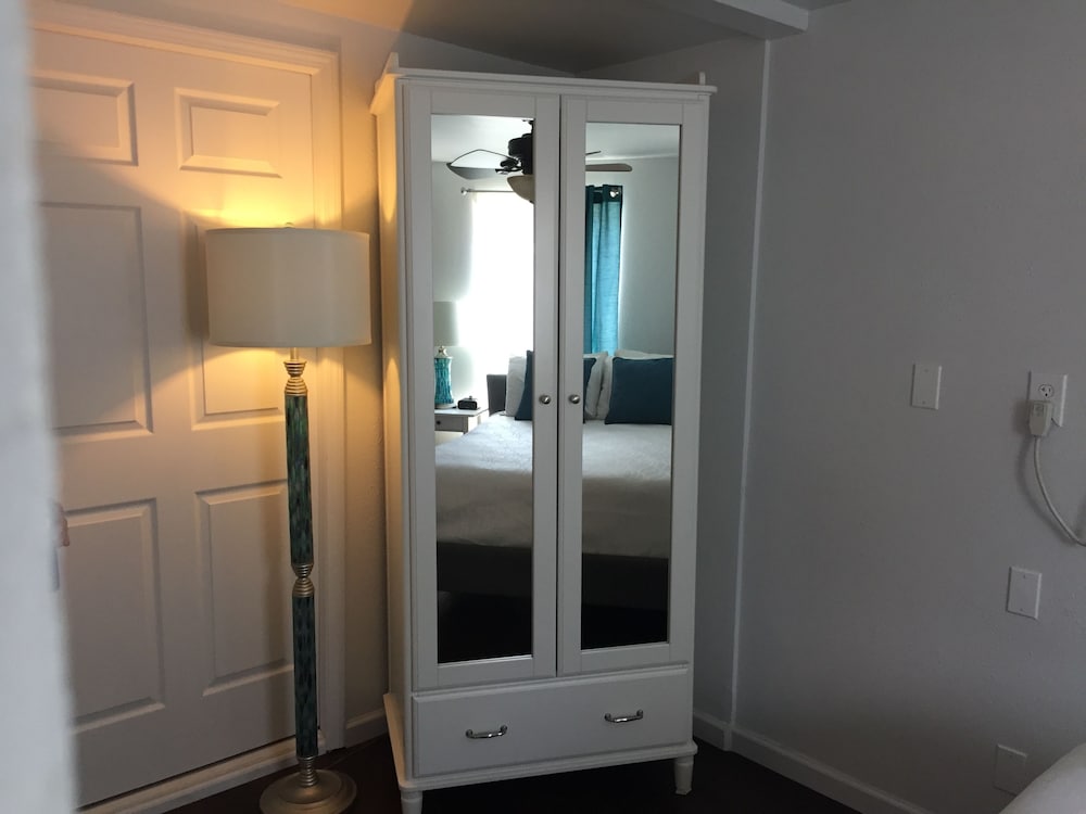 Seacrest Inn 23/42