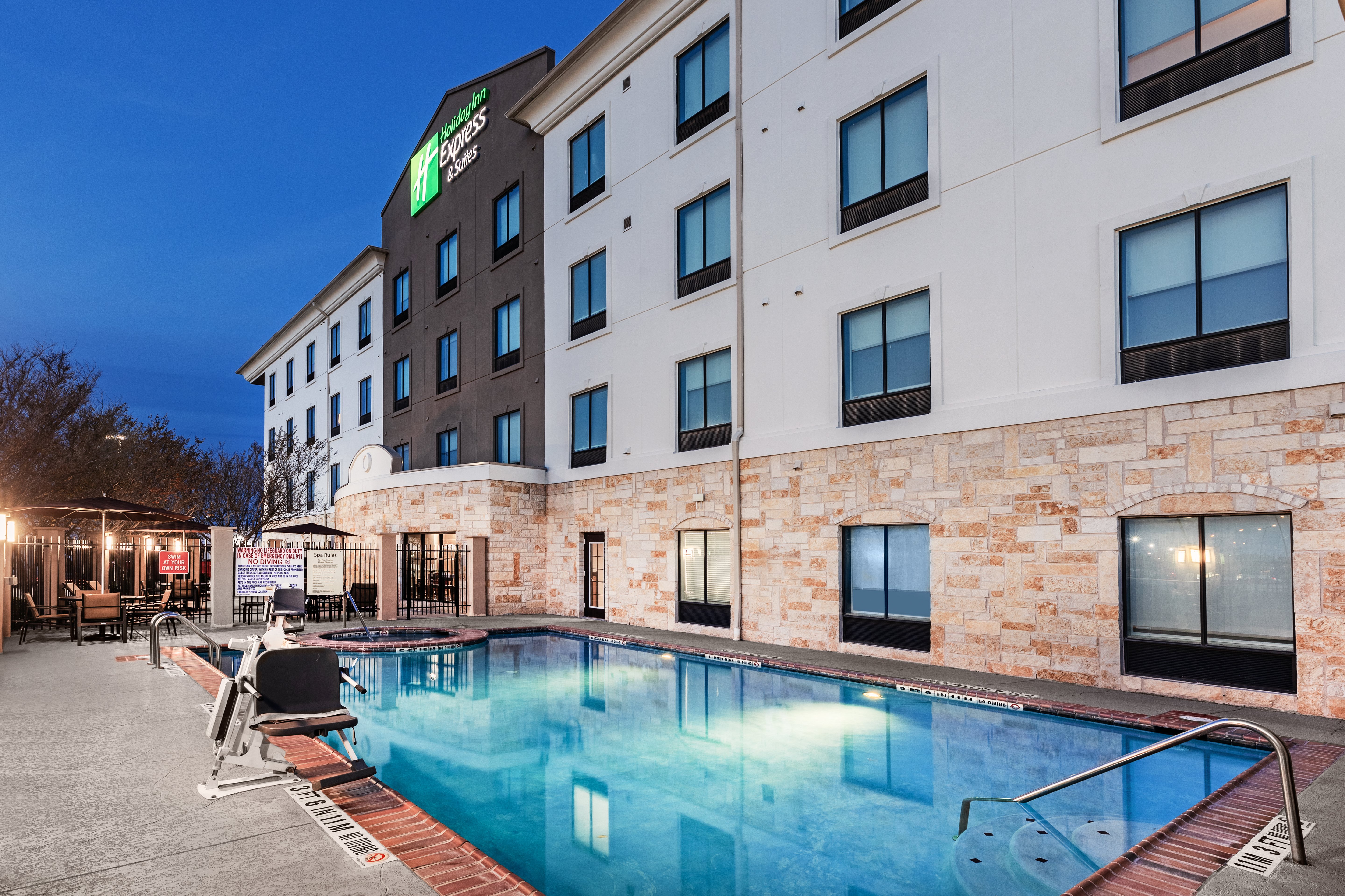 Holiday Inn Express Hotel And Suites Del Rio 6/37