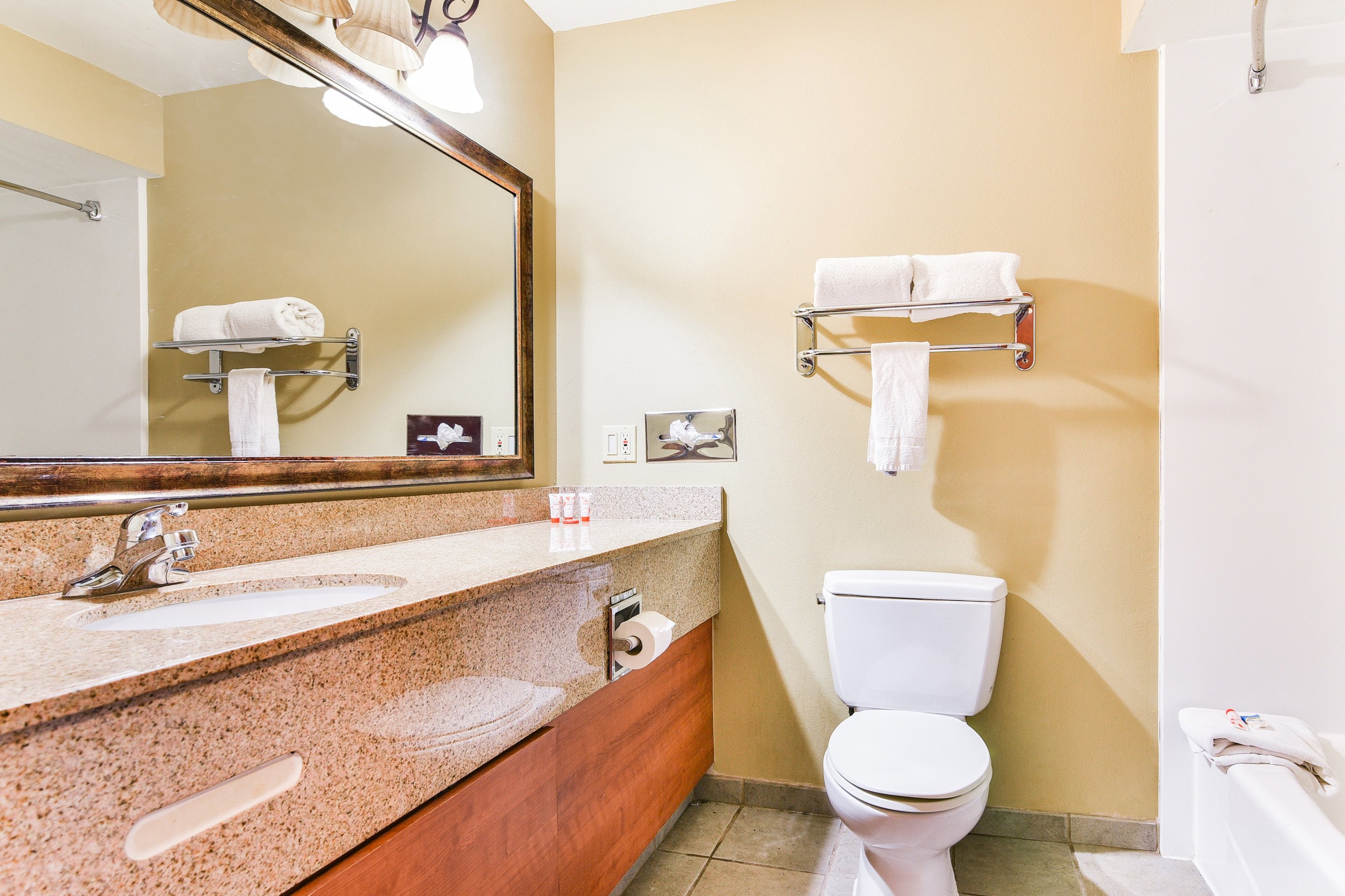 غرفة بسريرين كوين، Oyo Townhouse Oklahoma City Airport 5/7