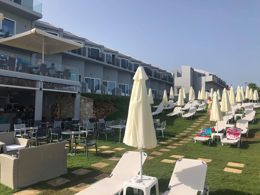 Golden Coast Resort 29/46