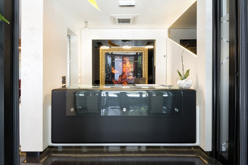 NOVA CITY HOTEL SIGNATURE COLLECTION 6/50