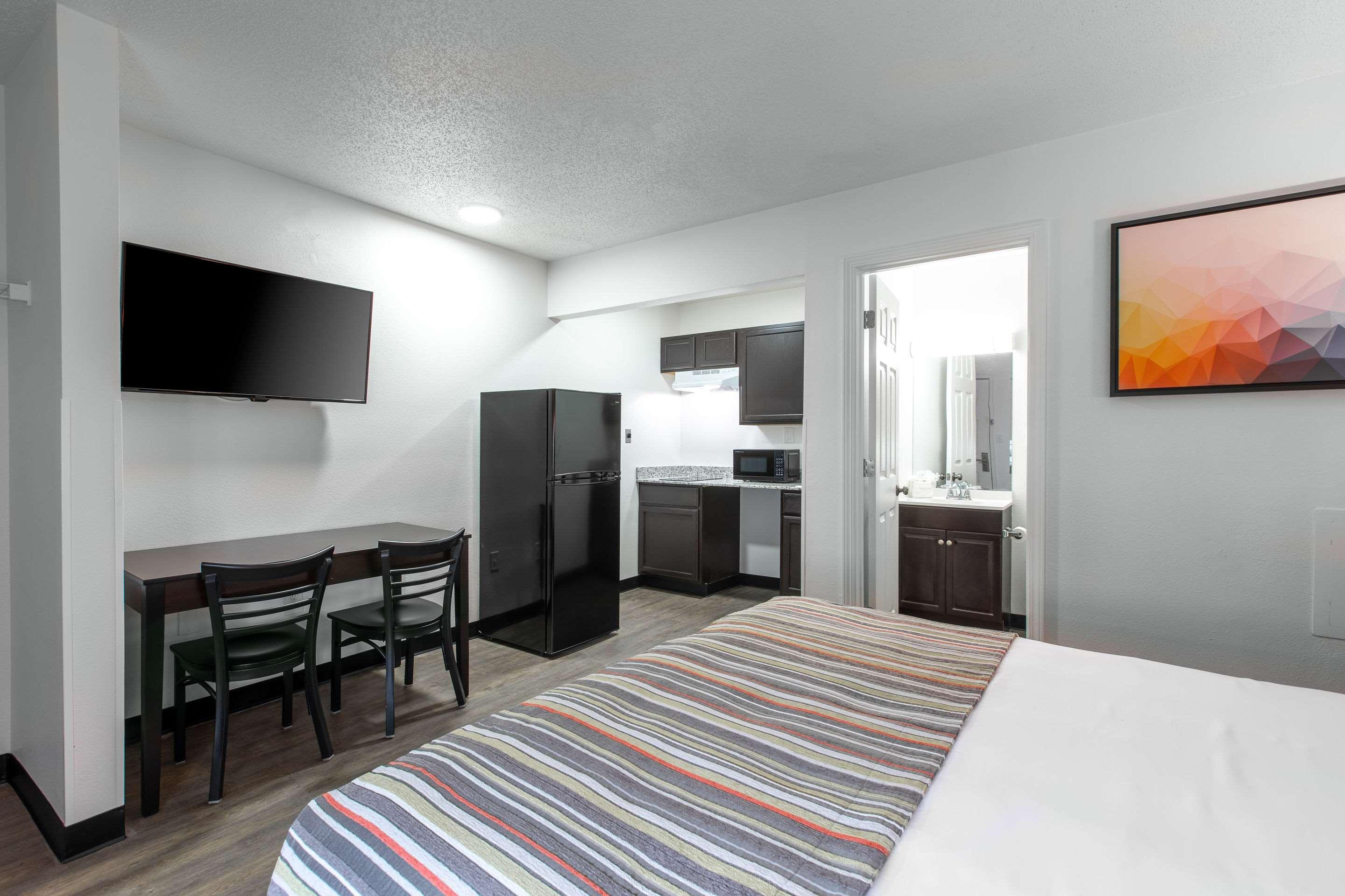 غرفة بسرير كوين، Suburban Studios Spartanburg - I-26 4/7