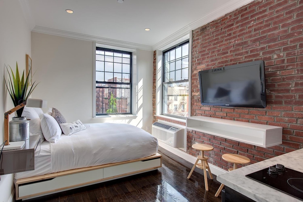 East Village Hotel 19/50