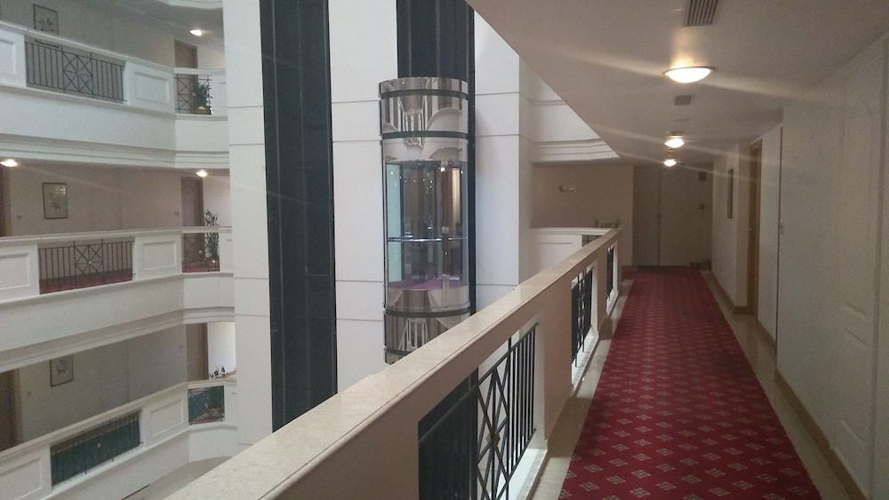 Abad Atrium Hotel in ERNAKULAM
