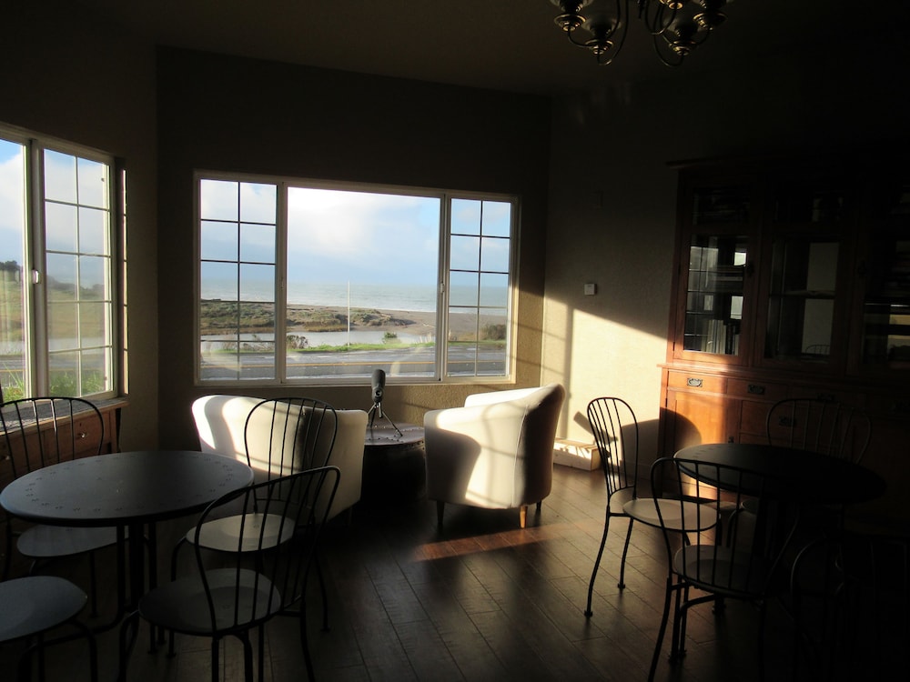 Gualala Country Inn 27/45