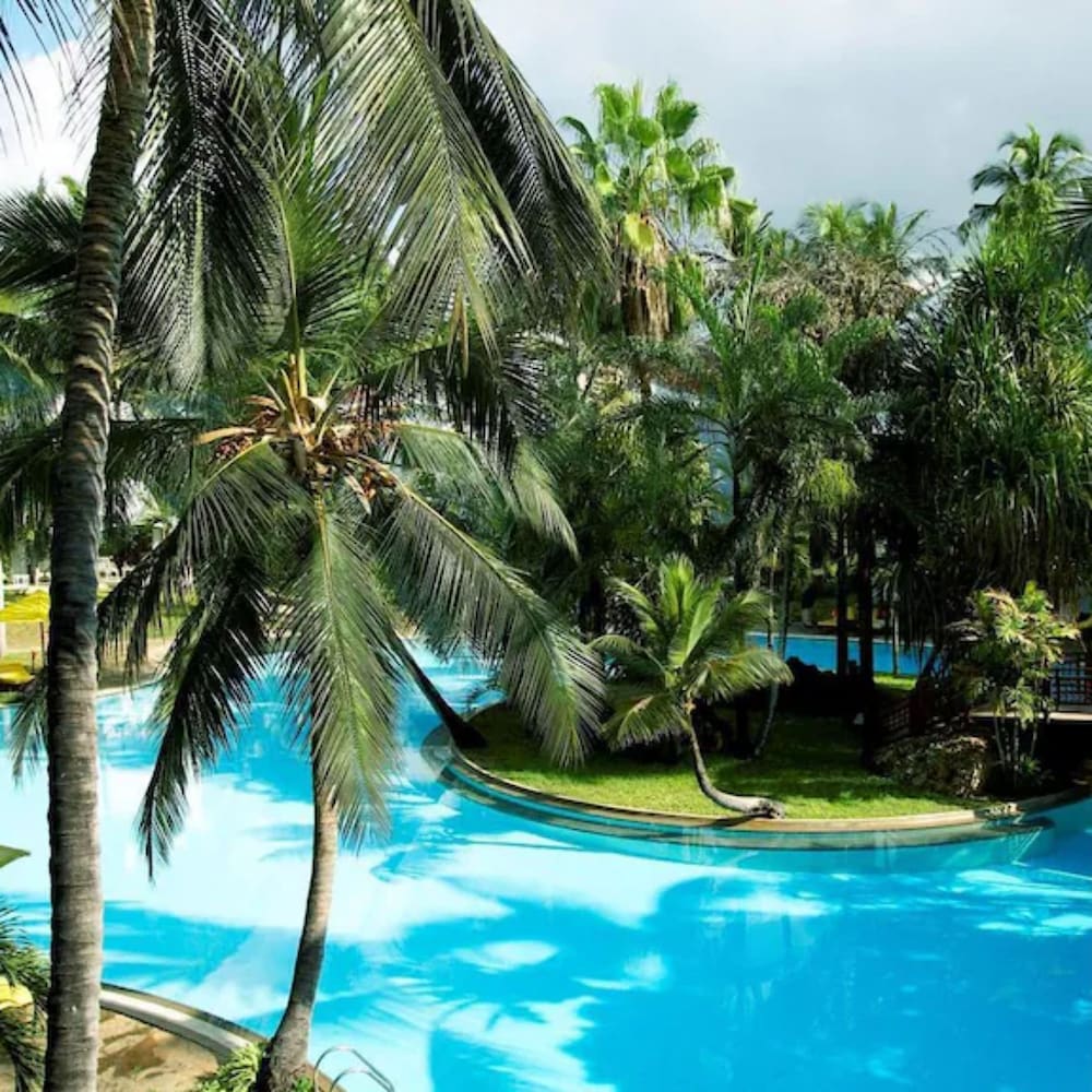 Sarova Whitesands Beach Resort and Spa 68/73
