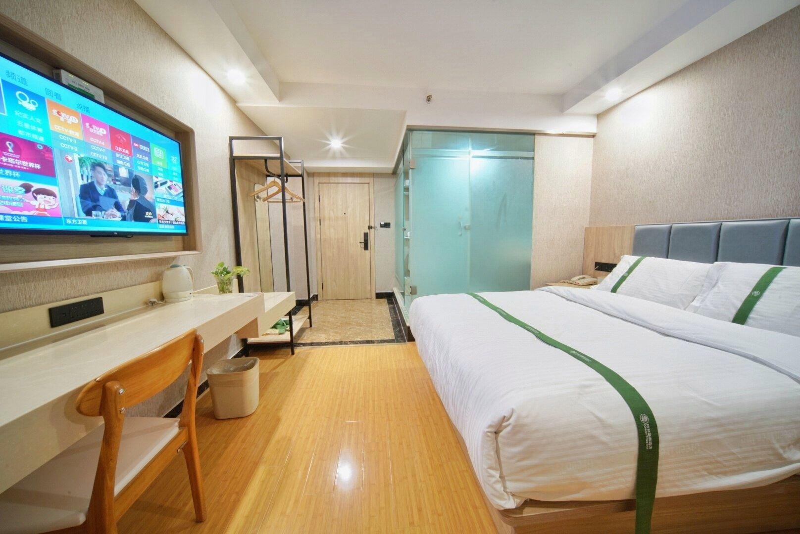 Feature, Queen Bed