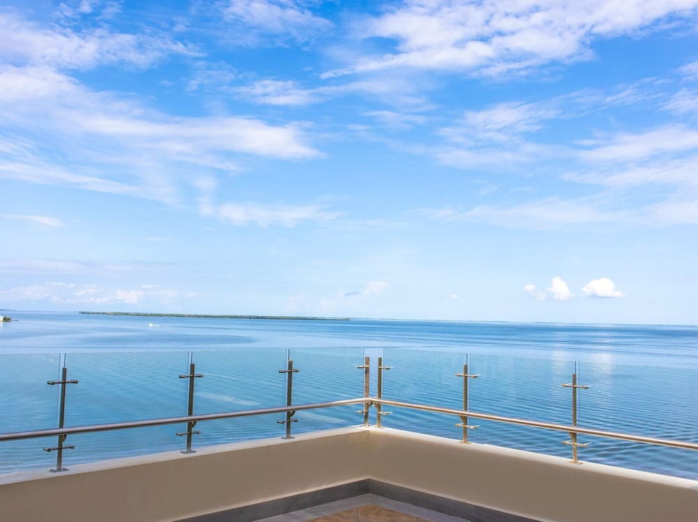 Golden Bay Belize Hotel 43/50