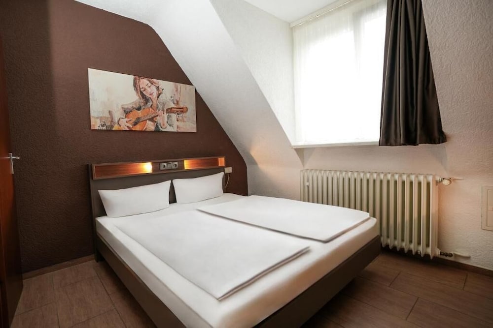 Frohnhauser Hof Hotel 15/42
