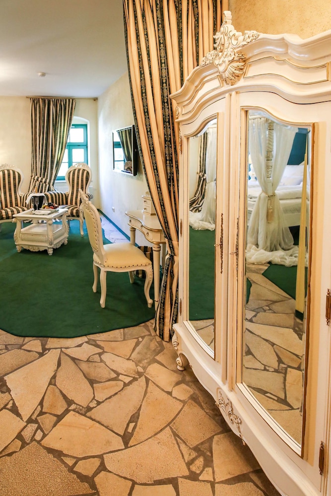 Backstage Hotel 20/31