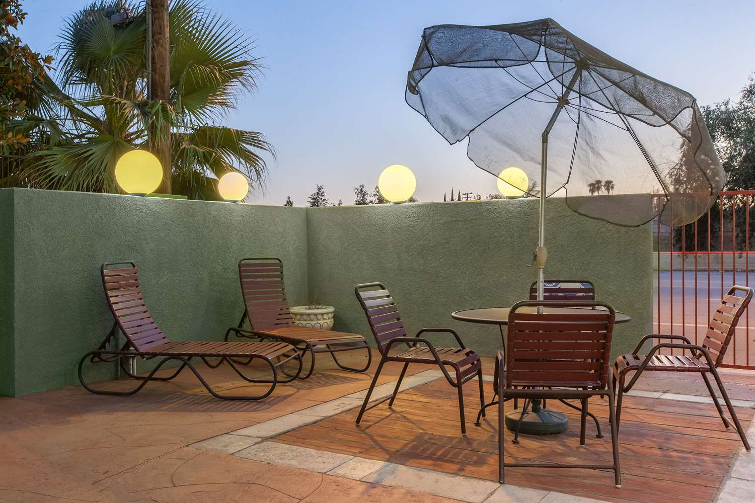 Americas Best Value Inn Suites Bakersfield Central 8/10