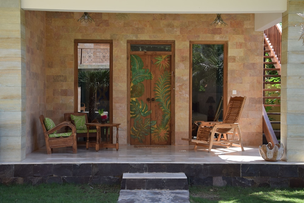 Sun Suko Boutique Retreat 11/69