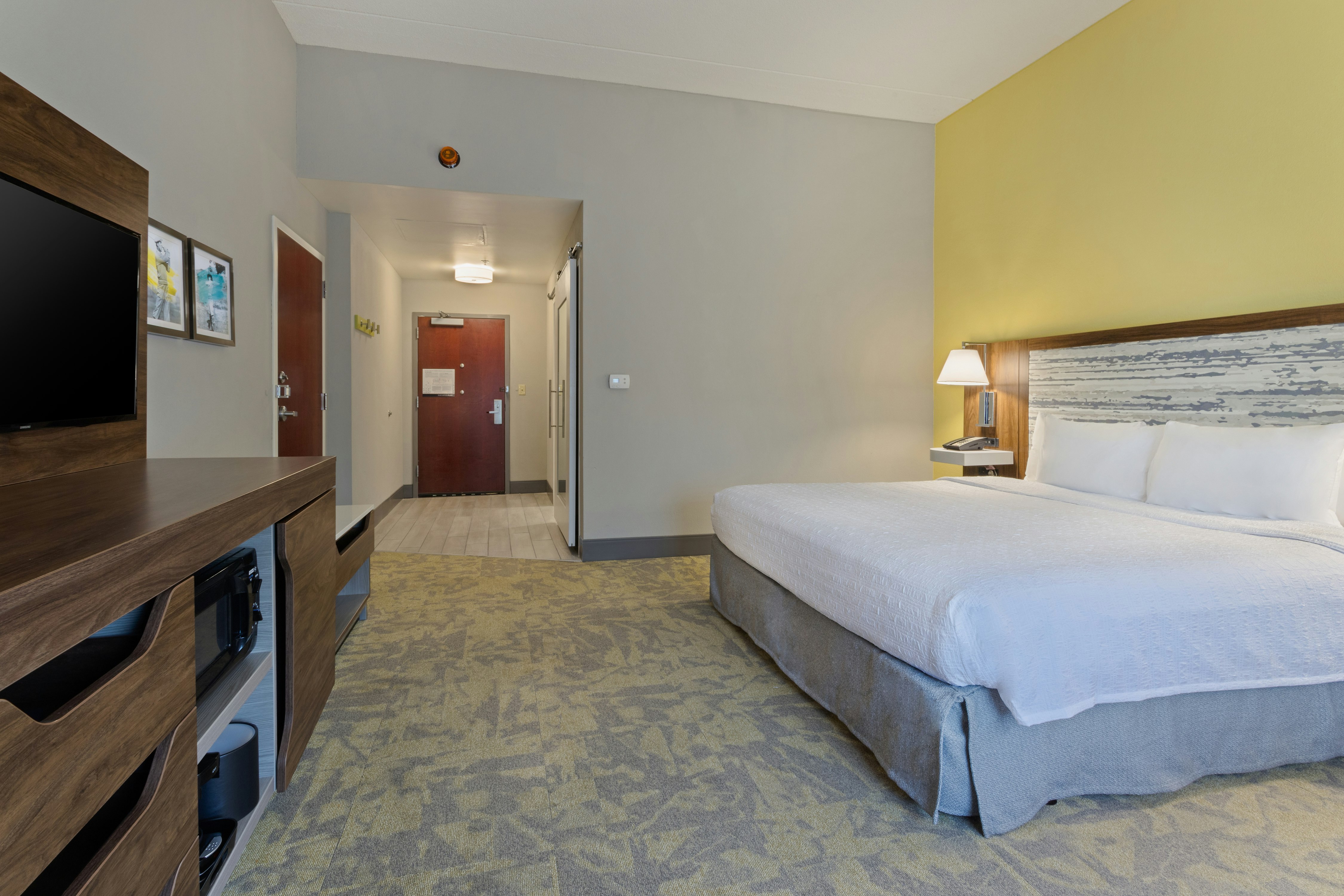 ROOM, KING BED, ACCESSIBLE