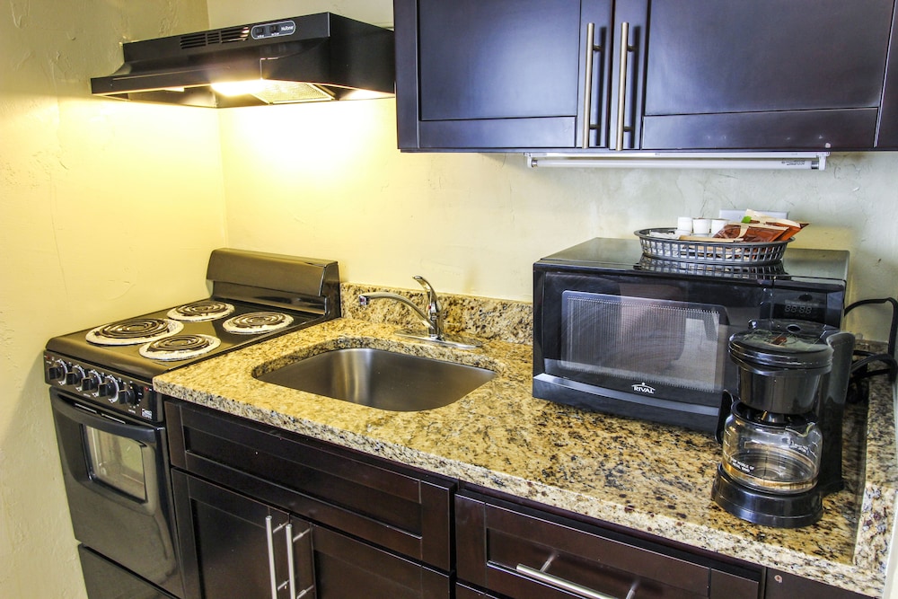 Oceans Beach Resort Suites 40/67