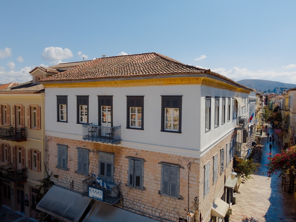 Castellano Hotel & Suites 3/63