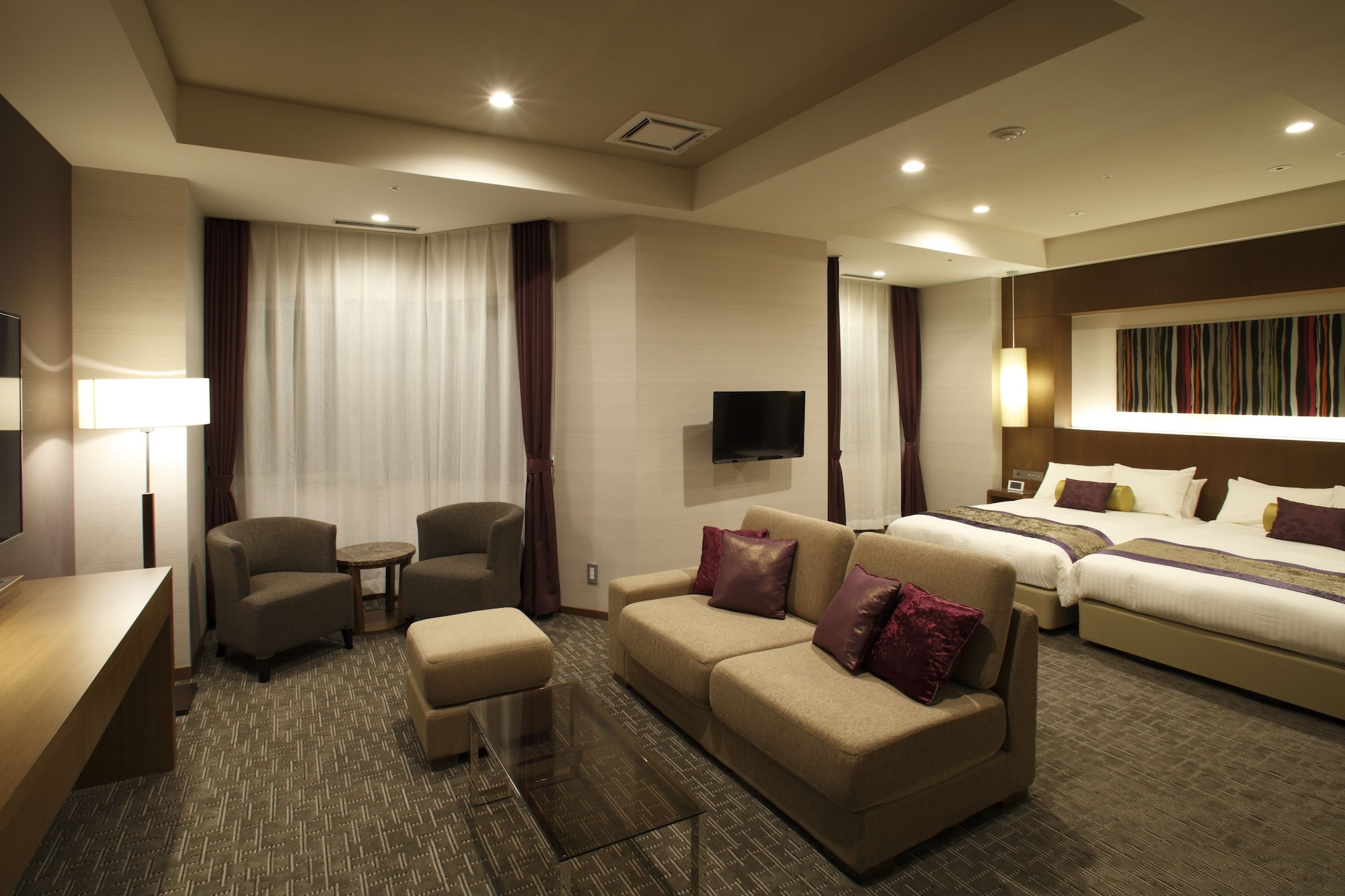 SUITE, HOT TUB