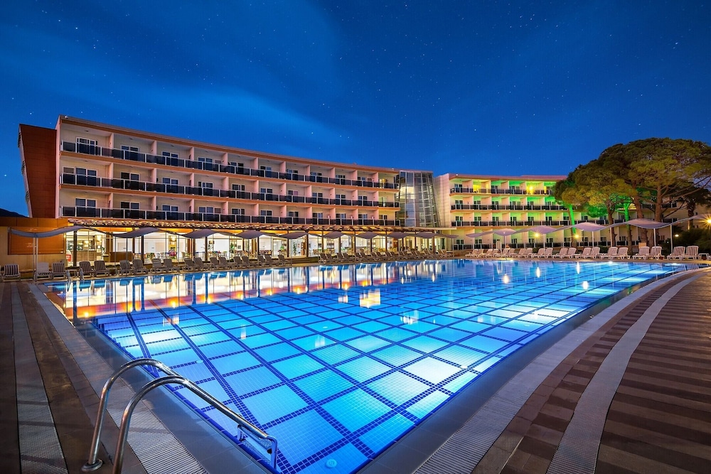 Grand Sahin s Gumuldur Resort 48/82