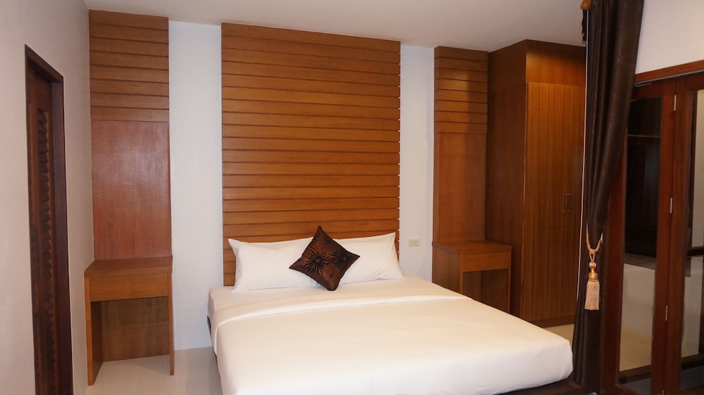 Lanta Intanin Resort 18/64