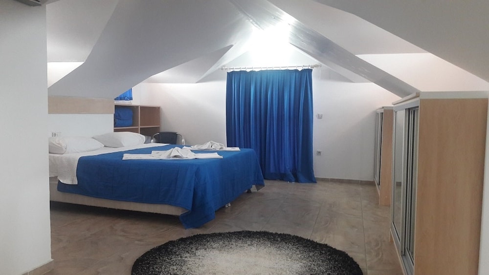 2 BEDROOMS, PENTHOUSE