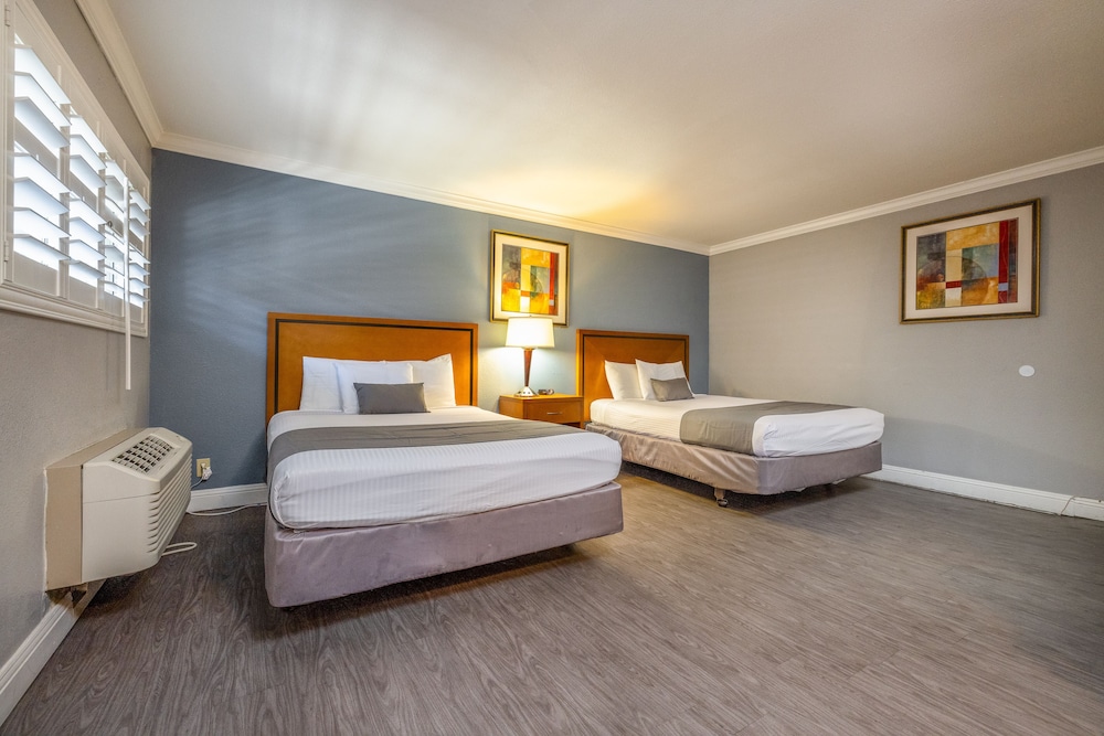 Soma Park Inn – Civic Center 23/50